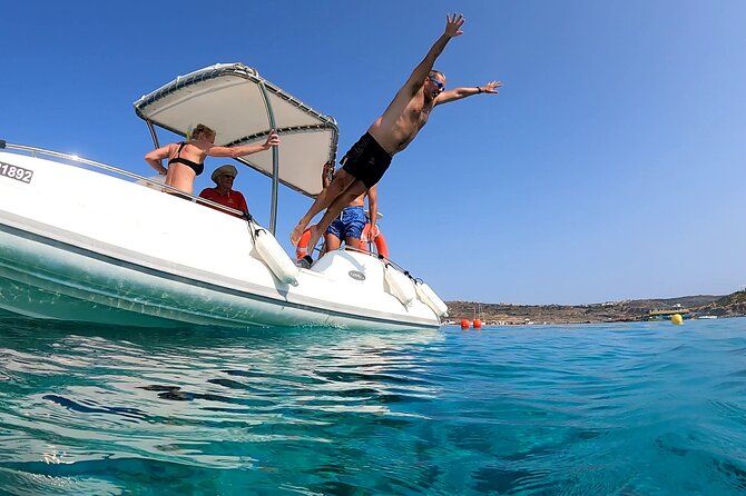 Gozo and Comino Boat and Snorkeling Adventure - Onboard Amenities and Refreshments