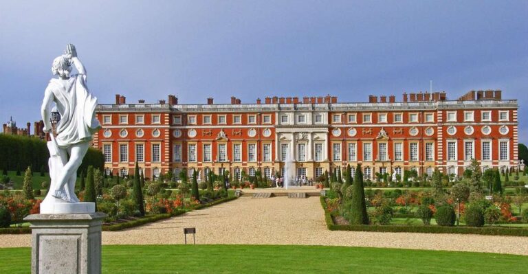 Hampton Court Palace Private Tour With Fast Track Entry