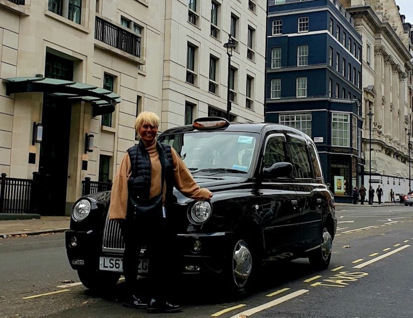 London: Monuments & Back Streets Guided Tour in Black Taxi - Exploring Hidden Gems of London