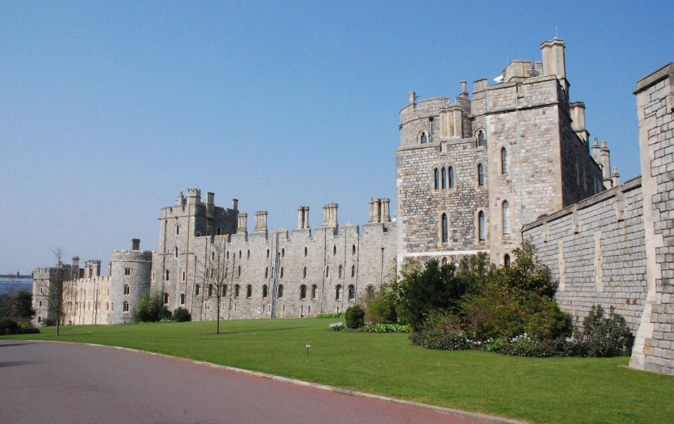 Windsor Oxford Cotswold Private Tour Including Admissions - Private Vehicle and Chauffeur