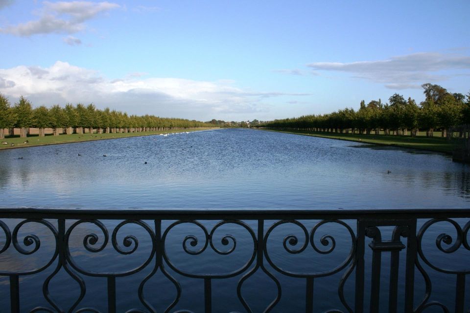 Hampton Court Palace Private Tour With Fast Track Entry - Palace History and Significance