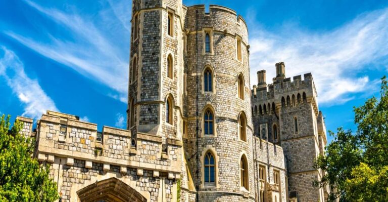 From London: Skip-the-line Windsor Castle Private Car Trip