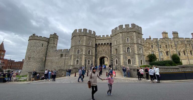 From London: Windsor Castle & Stonehenge Private Day Trip