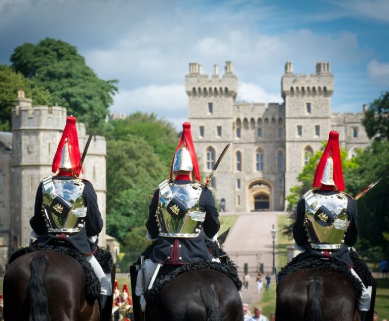 From London: Windsor, Stonehenge & Oxford Private Car Tour