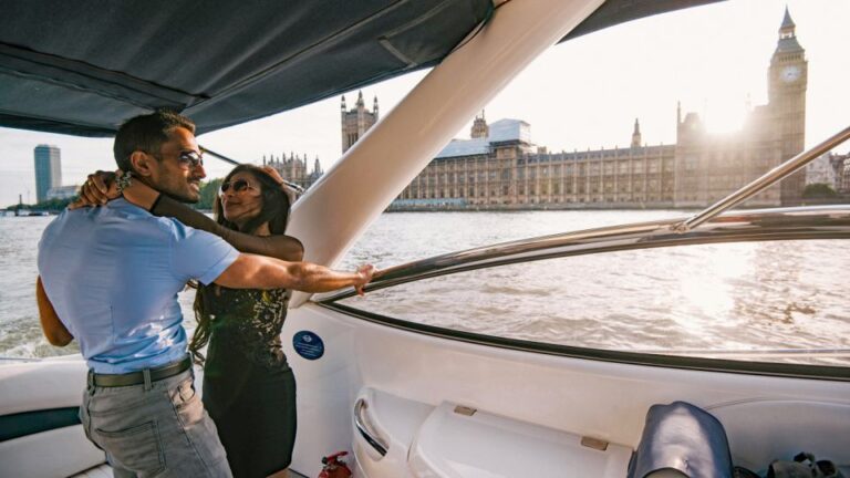 London: 2 Hour Private Luxury Yacht Hire on the River Thames