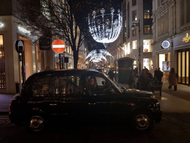 London: Christmas Lights Tour in a Black Cab