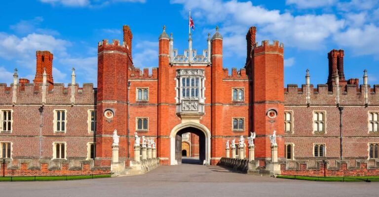 London: Hampton Court Palace Private Tour With Train Ride