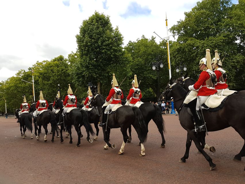 London: Top 30 Sights Walking Tour and The Shard Entry - Walking Tour Itinerary