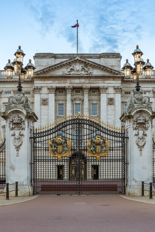 Royal Tour With Buckingham Palace Tickets - Guided Walking Tour of Royal Landmarks