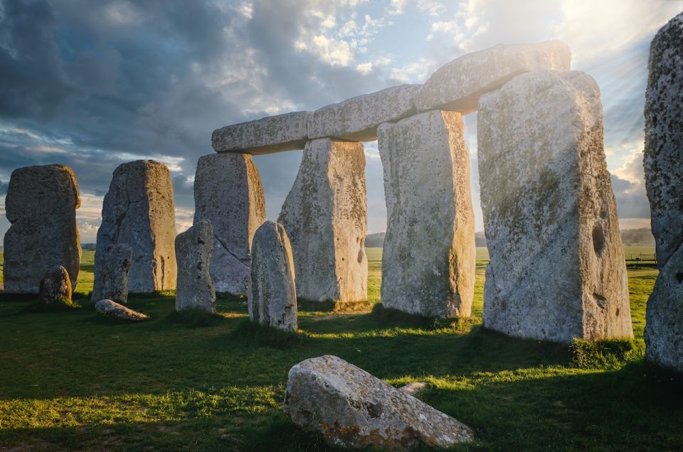 From Bath: Private Stonehenge and Salisbury Tour With Pickup - What to Expect on Tour