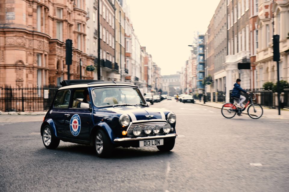 London Best Bits in a Classic Mini Cooper - Meet Your Knowledgeable Guide