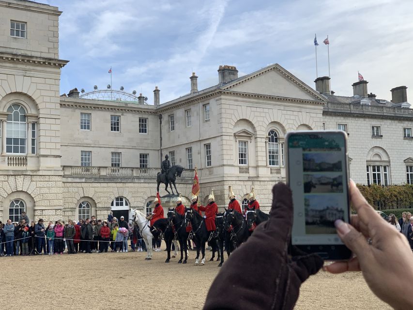 London: Changing of the Guard Private Group or Family Tour - Meeting Point and Cancellation