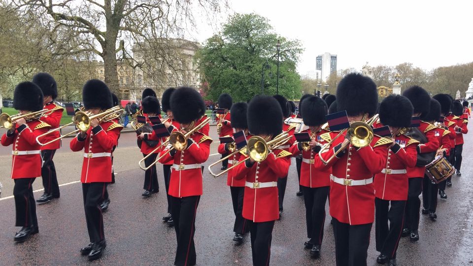 London: Customizable Walking Tour With Private Guide - Exploring Londons Iconic Landmarks