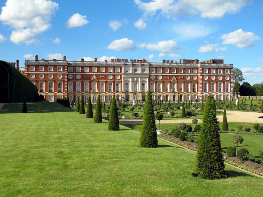 London: Hampton Court Palace Private Tour With Train Ride - Train Ride to the Palace