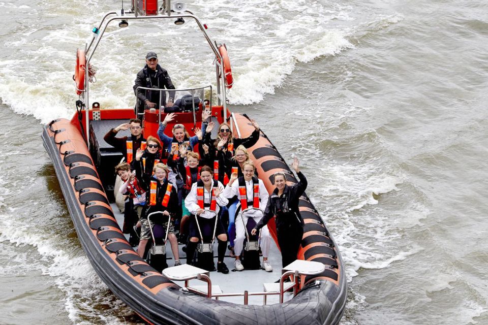 Private Speedboat Hire Though the Heart of the City - Safety Features and Inclusions