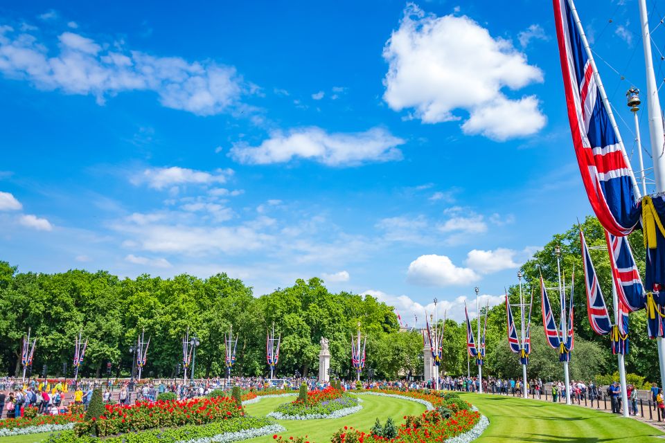 Buckingham Palace Exterior and Royal History Private Tour - Buckingham Palace and Beyond