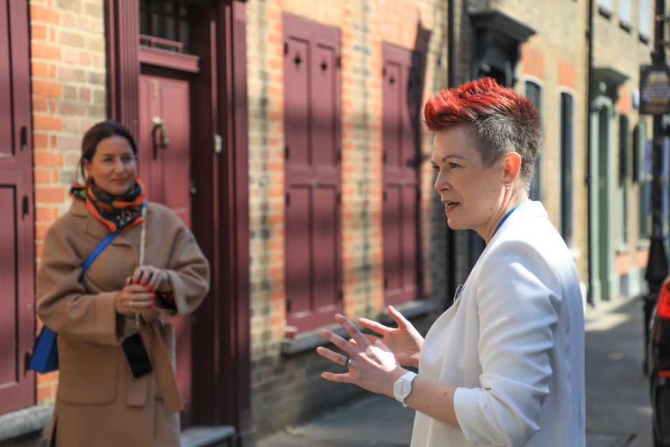 London: Historic Spitalfields Walk - Meeting Your Expert Tour Guide