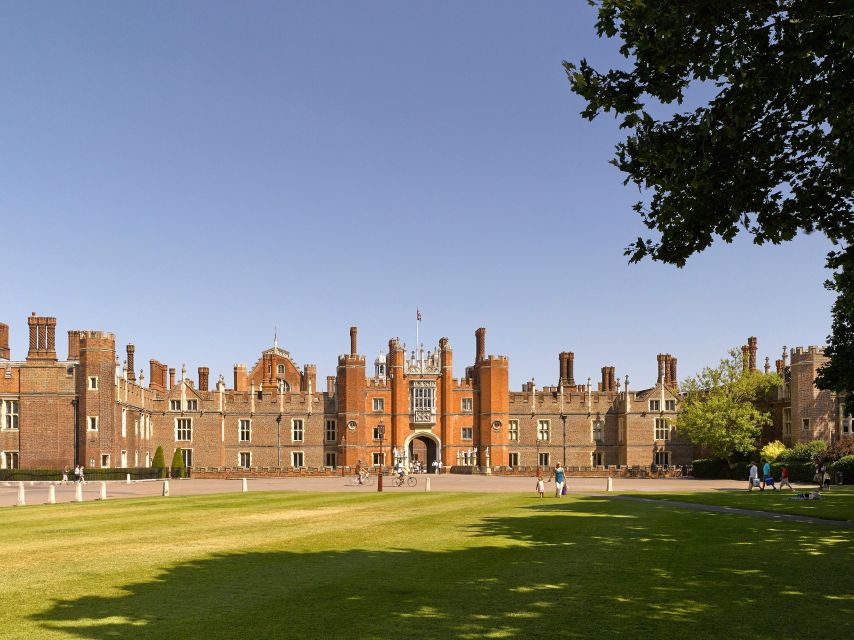 RHS Wisley and Hampton Court Palace Private Tour - Hampton Court Palace Highlights