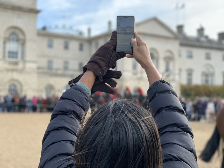 London: Changing of the Guard Private Group or Family Tour - Understanding the Changing of the Guard