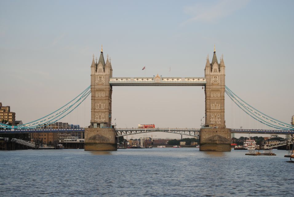 London: Famous Landmarks of the City by Car - Londons Historical Hotspots