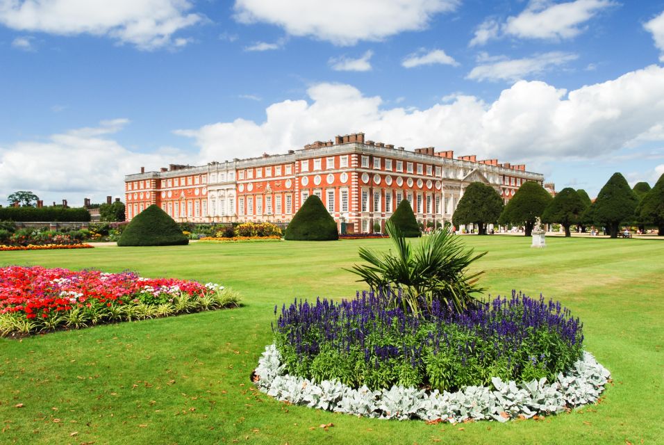 London: Hampton Court Palace Private Tour With Train Ride - Free Time at the Palace