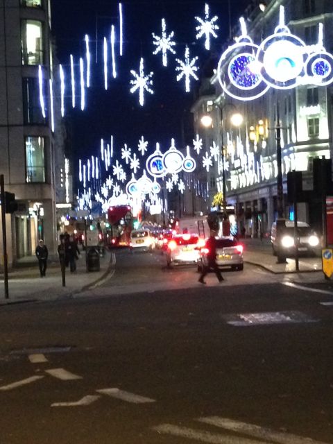 London: Christmas Lights Tour in a Black Cab - Your Black Cab Experience Awaits