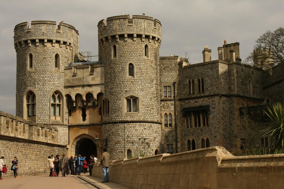 Windsor Stonehenge Bath Private Tour From London With Passes - Hotel Pickup and Dropoff