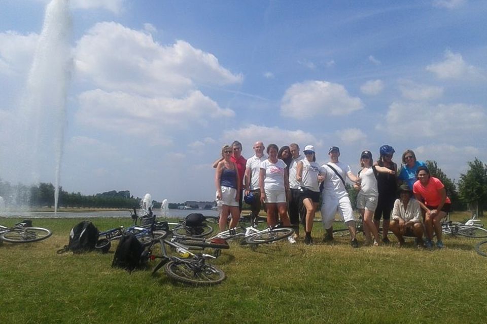 Hampton Court Palace: River Thames Bike Tour - About This River Thames Bike Tour