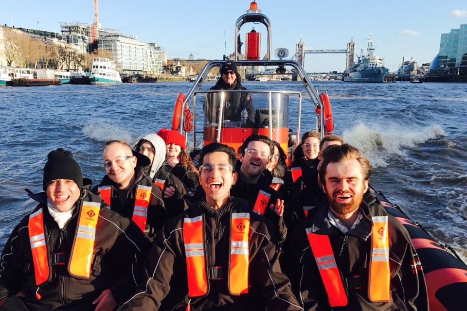 Private Speedboat Hire Though the Heart of the City - Experience the Ultimate Adrenaline Rush