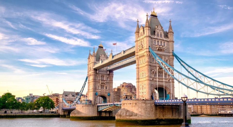 Experience 6-Hour Luxury Tour of Londons Highlights. - Tour Details and Pricing