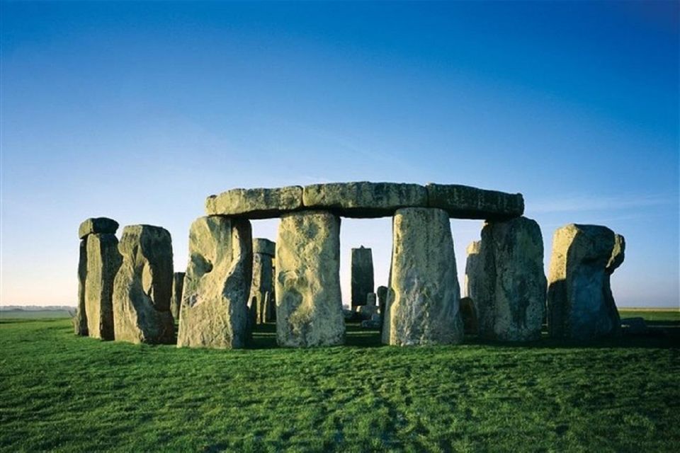 Windsor Castle, Stonehenge and Bath Tour Private - Unravel the Mystery of Stonehenge