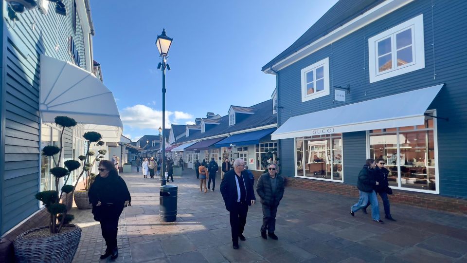 London: Bicester Village Private Vehicle Round Trip Transfer - Bicester Village Shopping Highlights