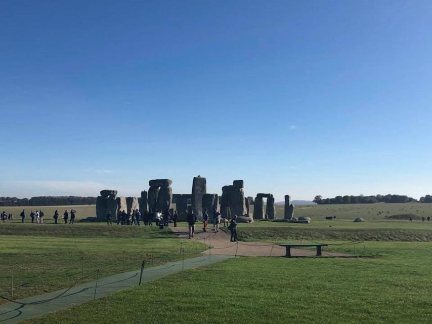 London: Stonehenge Private Transfer With Optional Guide - Experience Stonehenge at Ease