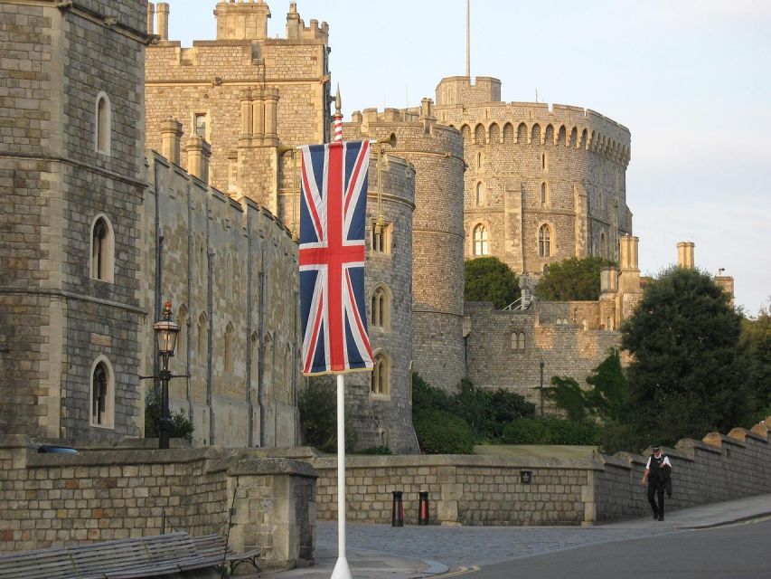 Windsor Castle & Hampton Court Tour - Windsor Castles Rich History