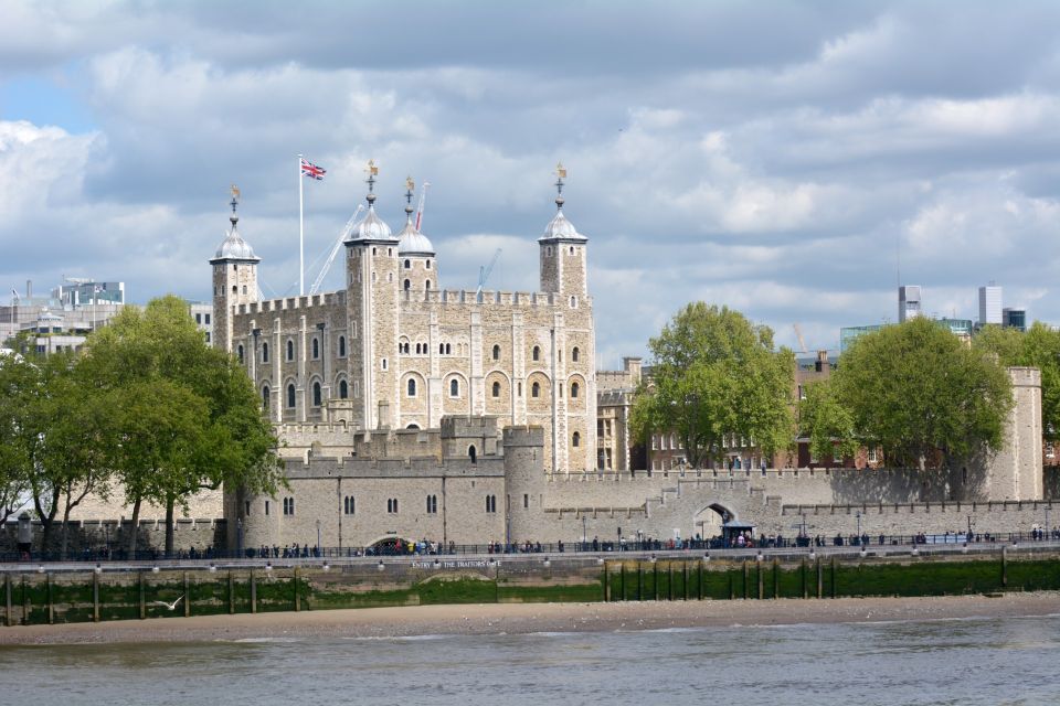 Private Tour of London With Rooftop Garden & Tower of London - Expert Guidance and Insights