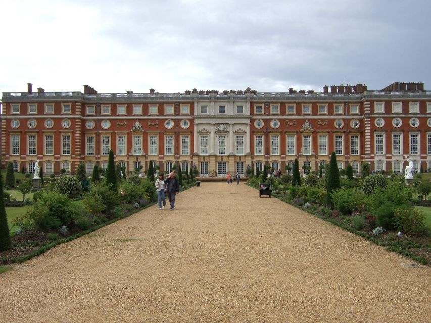 Windsor Castle Hampton Court Palace Private Tour With Pass - What to Expect on Tour