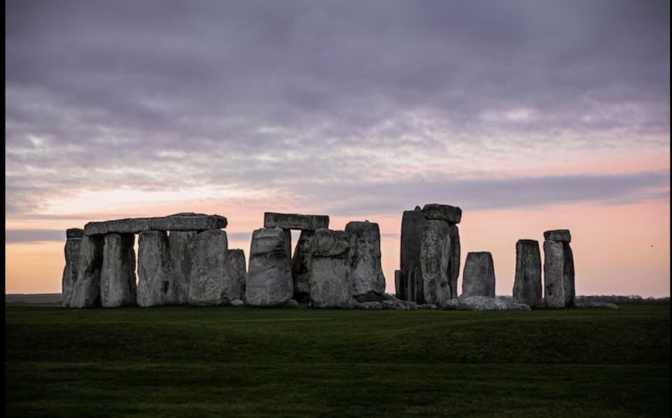 From London: Stonehenge and Bath Private Full-Day Trip - Discovering English History