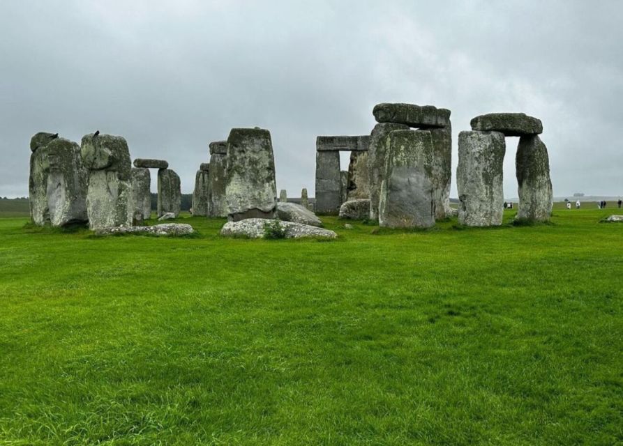 London: Stonehenge 6 Hour Tour By Car With Entrance Ticket - Pre-Tour Preparation and Essentials