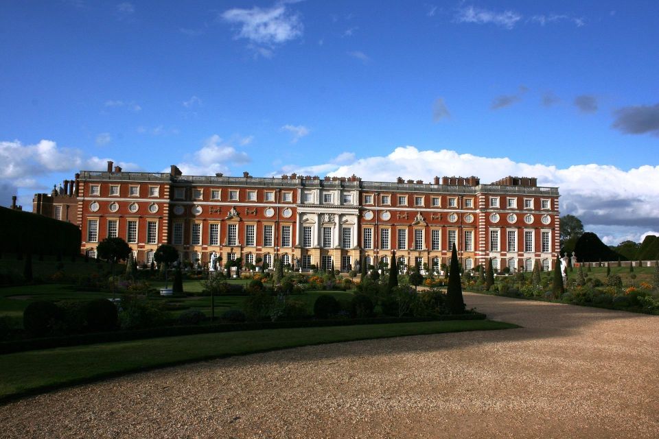 Hampton Court Palace Private Tour With Fast Track Pass - Unforgettable Palace Moments