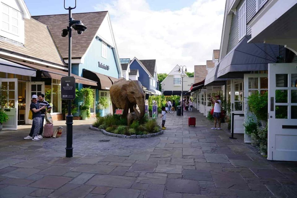 Bicester Village Retail Adventure: Luxury Half-Day Tour - Luxury Shopping Experience