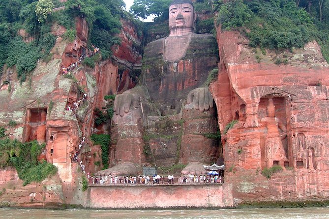 Private Leshan Giant Buddha and Local Food Tasting Trip