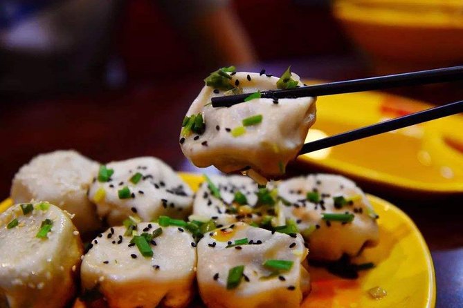 Private Shanghai Evening Street Food Walking and Cruise Tour - Foodie Walking Experience