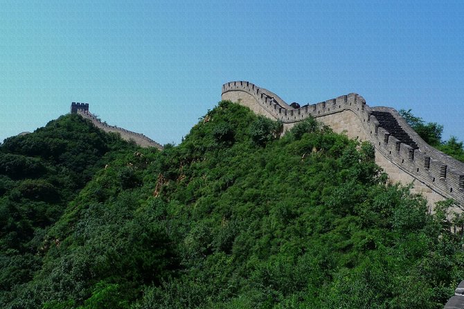 Great Wall of China at Badaling and Ming Tombs Day Tour From Beijing - Tour Guide Experience