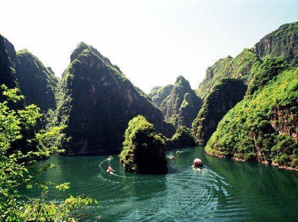 Longqingxia Gorge Cruise and Guyaju Cave Dwellings Private Day Tour - Reviews and Ratings