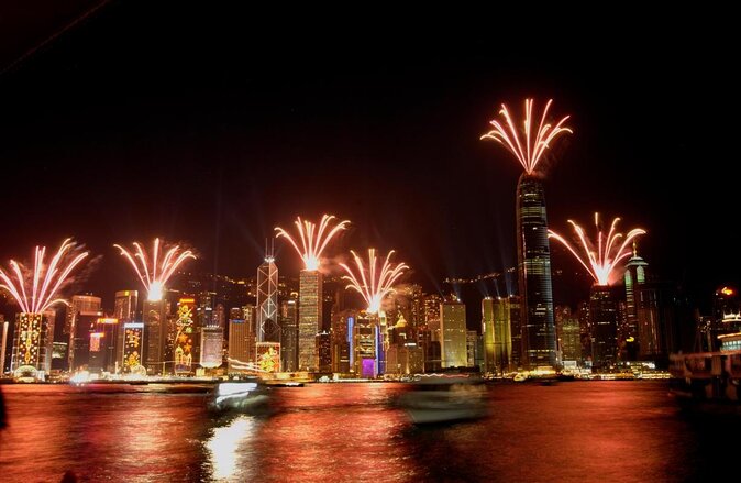 Aqua Luna: Symphony of Lights Cruise in Hong Kong - Key Takeaways