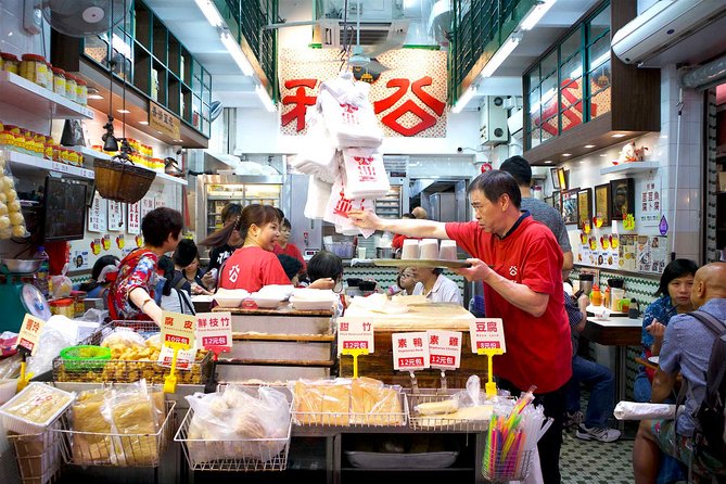 Private Kowloon Michelin Rated Street Food & Culture Tour