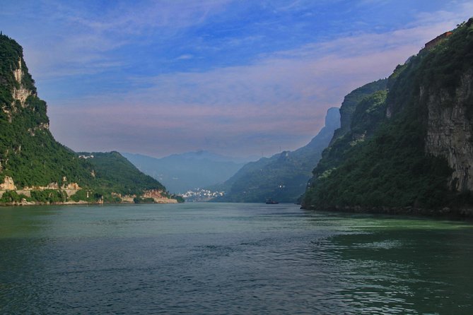 Yangtze River Cruise From Yichang to Chongqing Upstream in 5 Days 4 Nights - Logistics Information